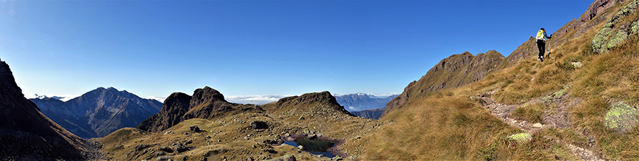 Salendo dal Laghetto (2116 m) alla cima del Piatra Quadra (2356 m)